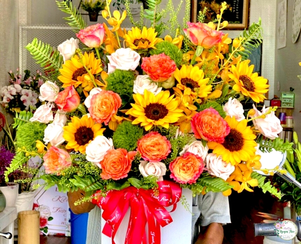 Giỏ Hoa Chúc Mừng 19